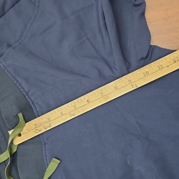 FIGS Women's Small Tall Navy Joggers with Green Drawstring Scrubs - Picture 8 of 9